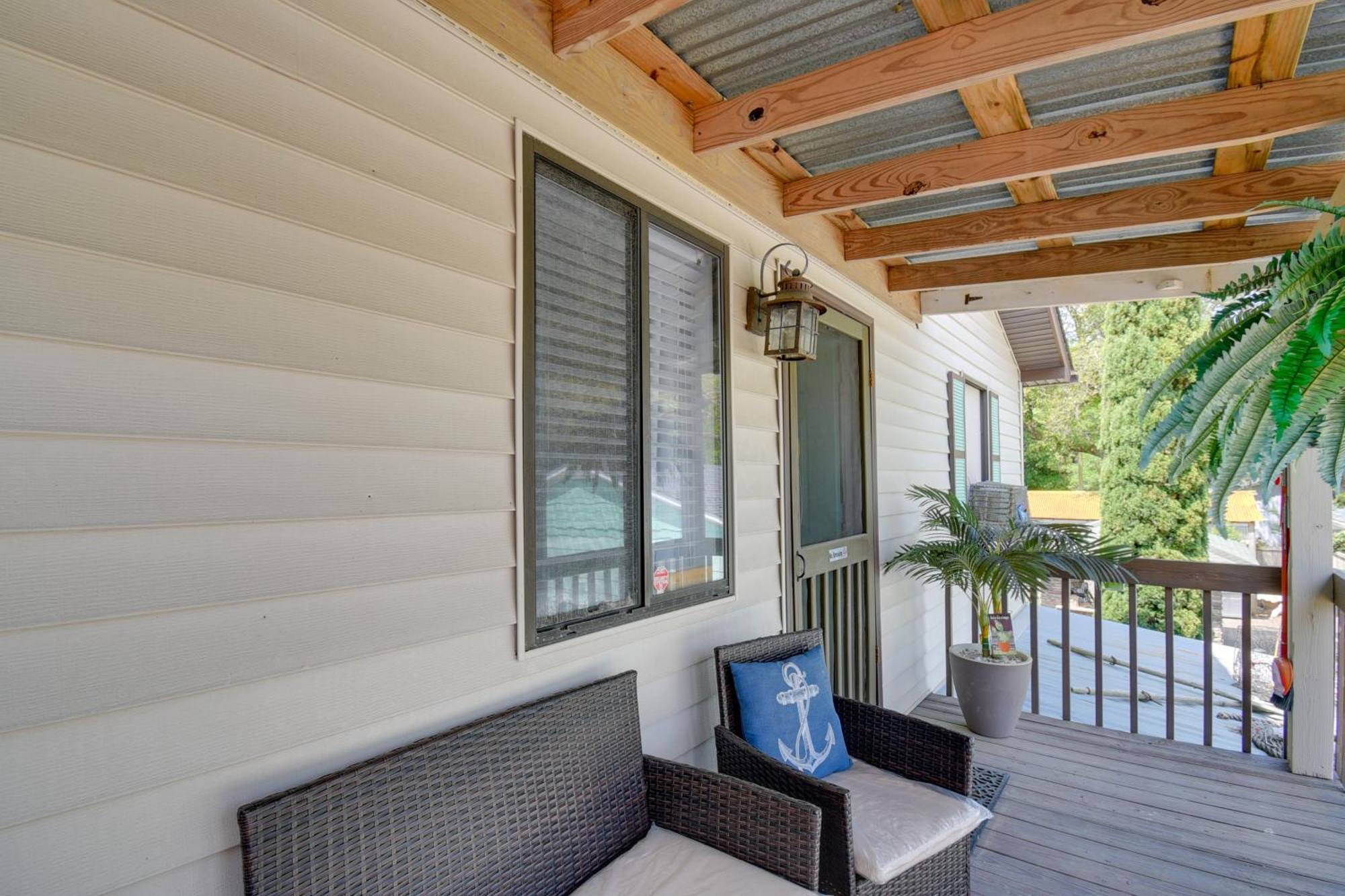 Ocean Isle Apartment With Balcony, 1 Mi To Beach! Ocean Isle Beach Ngoại thất bức ảnh