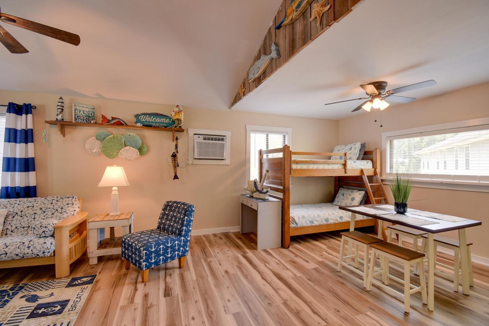 Ocean Isle Apartment With Balcony, 1 Mi To Beach! Ocean Isle Beach Ngoại thất bức ảnh